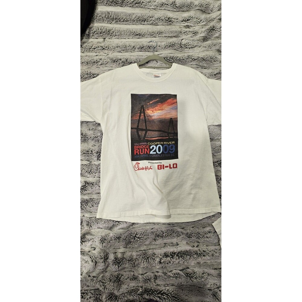 2009 Cooper River Bridge Run Charleston Graphic Print White Men's T-Shirt